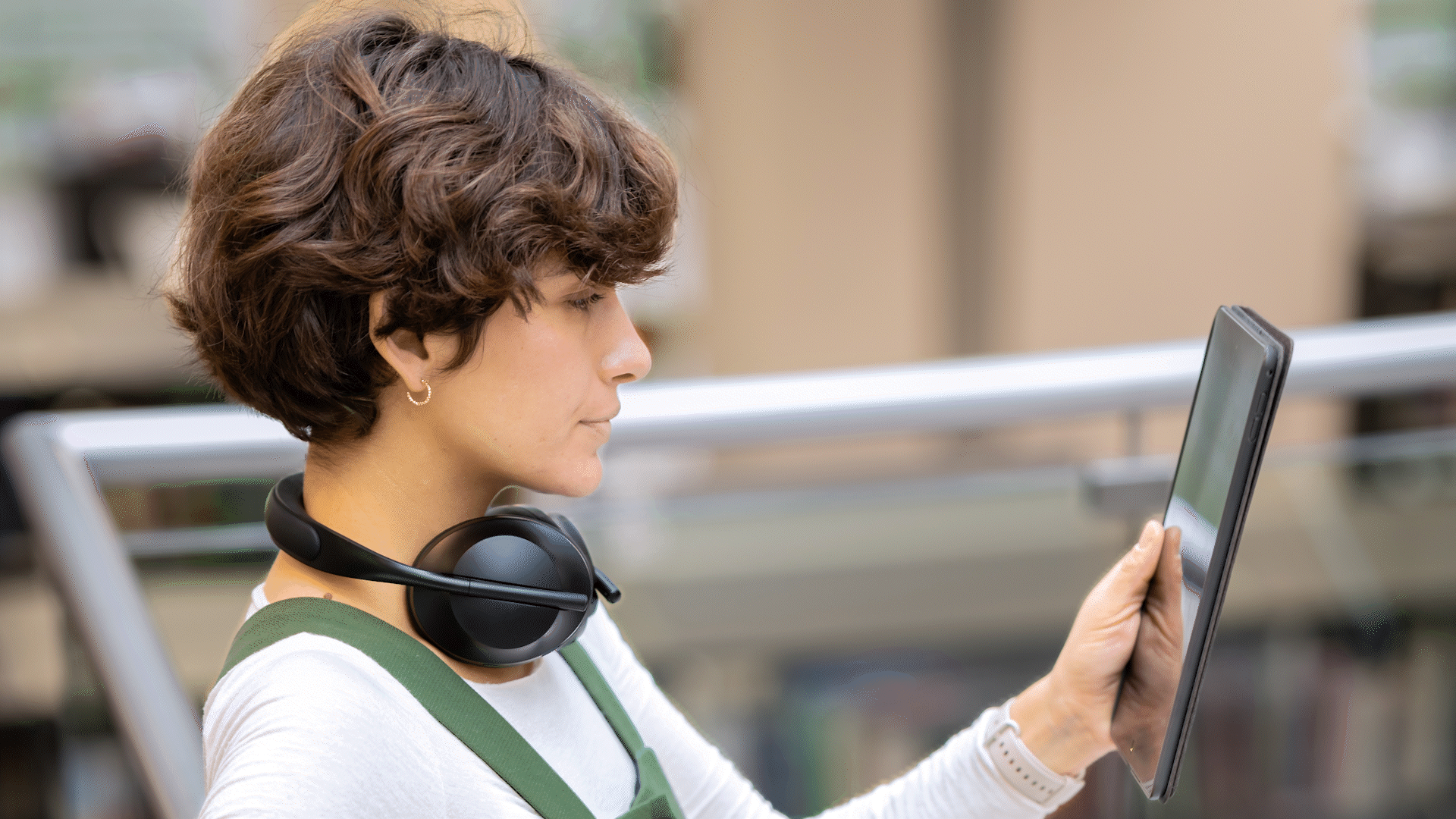 3C电子、物联网（IoT）智能设备、智能穿戴设备、护理设备等